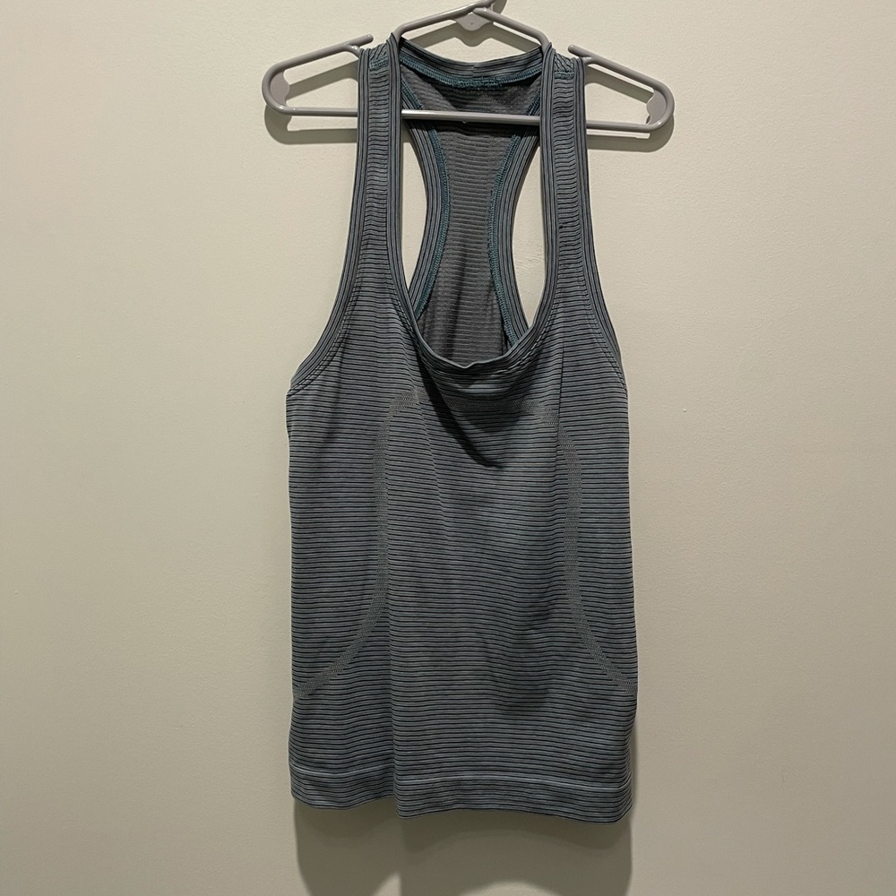 Blue cropped lulu tank